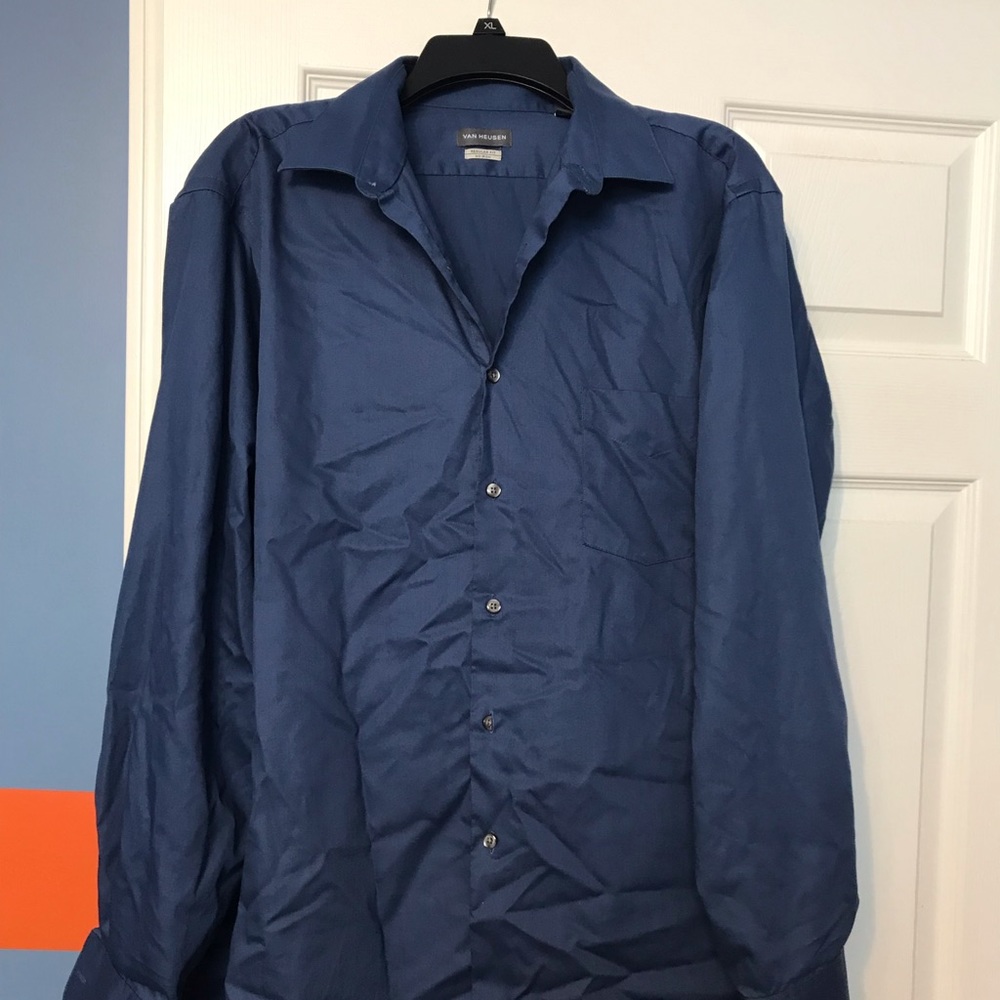 Van Huesen Men’s Blue Dress Shirt